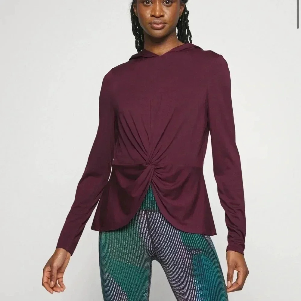 Sweaty Betty Maroon Hooded Long Sleeve Active Shirt Pullover Size 10 Tori Large
